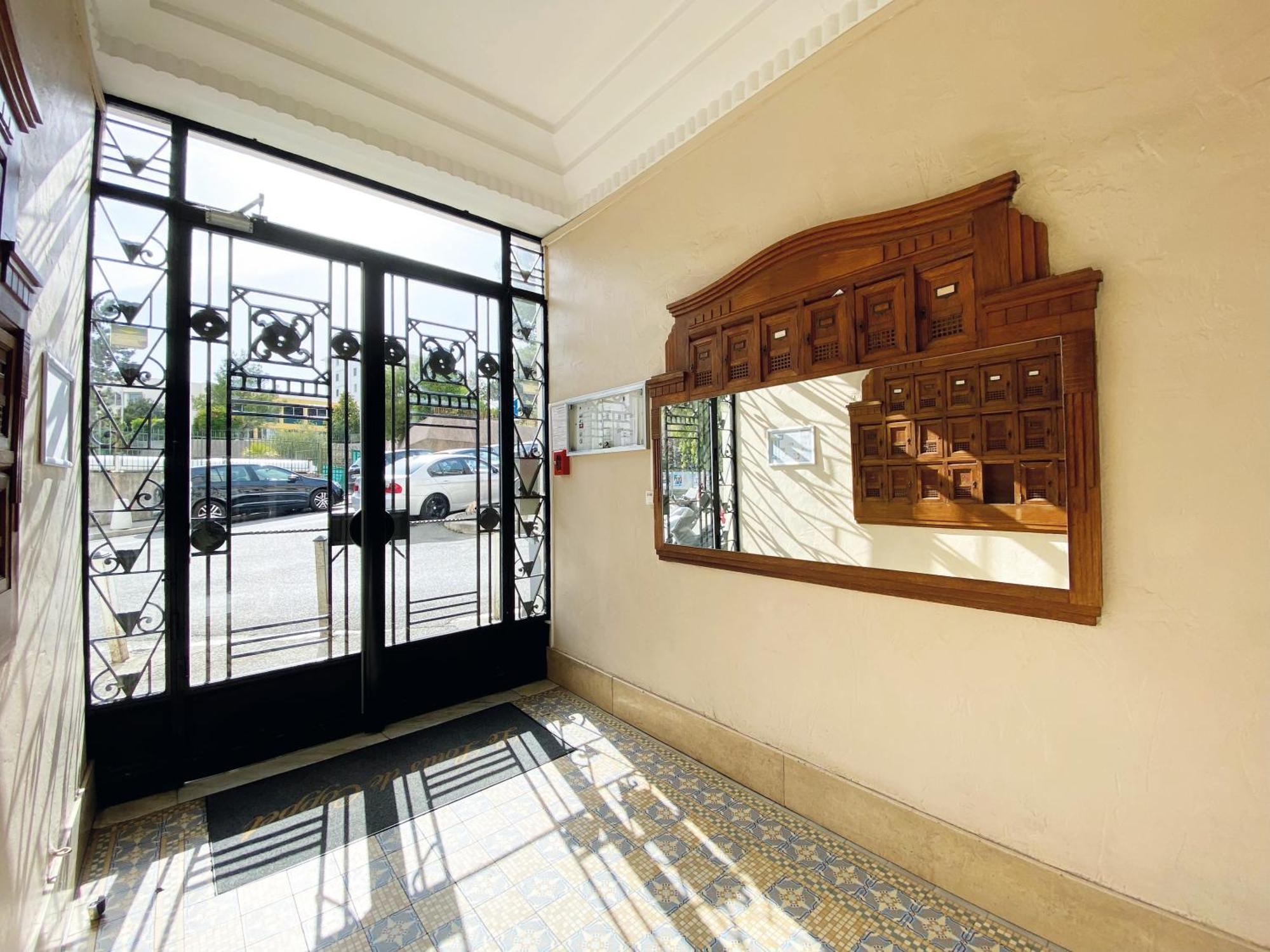 Beautiful Renovated Apartment ,Next To The Beach ! Air-C, Free Parking! Nice Exterior foto